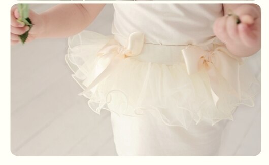 Deluxe Aroa Cream Skirt ( Made in Korea)